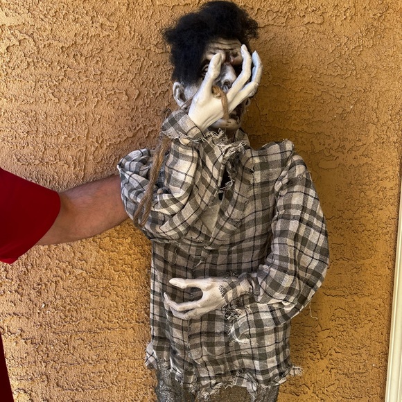 Halloween Hunter 66” animated and light up new!! - Picture 2 of 5